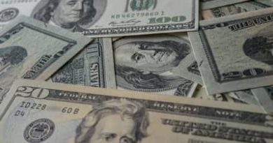 Dólar: moeda encerra última sessão em leve alta