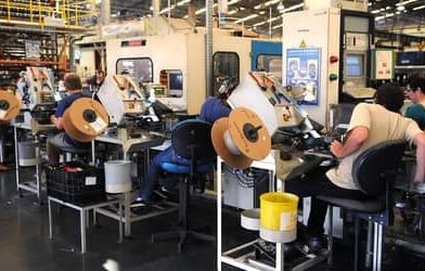 Pequena indústria: desempenho e finanças pioram em 2025, aponta CNI