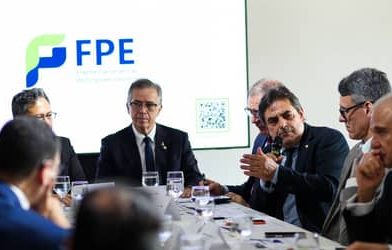 Reforma Tributária: parlamentares e empresários discutem ajustes na regulamentação