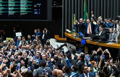 Congresso impõe nova derrota ao governo e derruba veto à dosimetria