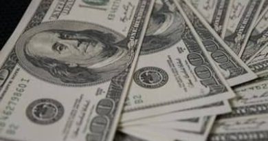 Dólar encerra último pregão aos R$ 4,99
