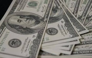 Dólar encerra último pregão aos R$ 5,02