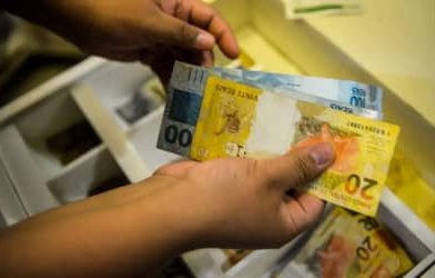 Economia brasileira vive cenário de “equilíbrio precário”, avalia IFI