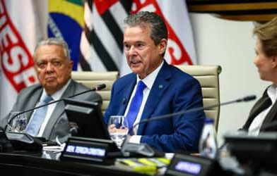 Ministro da Agricultura e Pecuária, André de Paula, debate crédito rural durante evento em São Paulo
