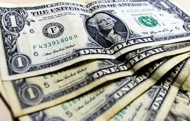 Dólar fecha último pregão em leva queda, a R$ 5,17