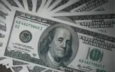 Dólar fecha último pregão aos R$ 5,21 após avanço de 1%